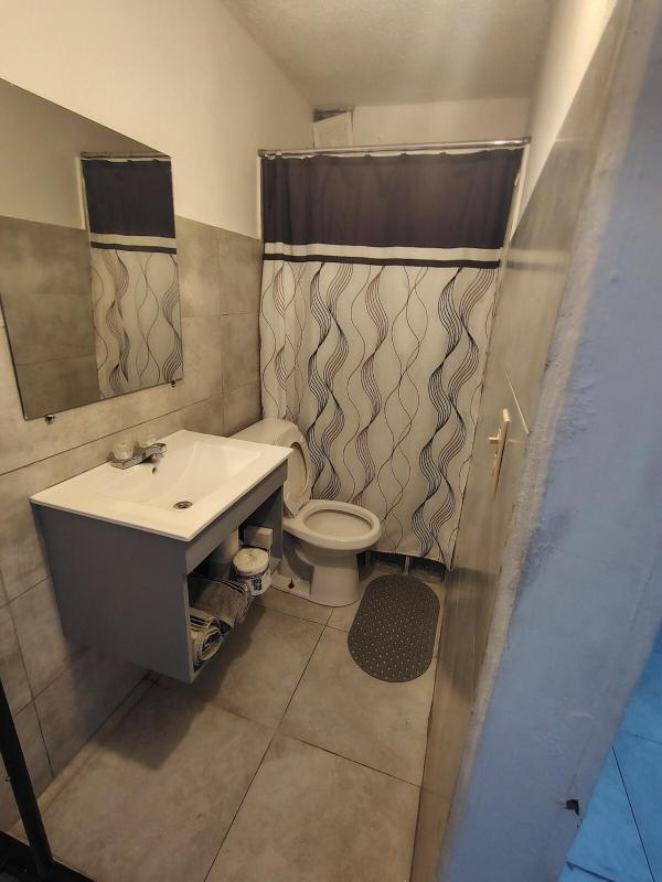 One-Bedroom Apartment image 3