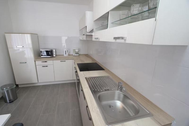 Apartments with parking space Makarska - 24071 - image 16