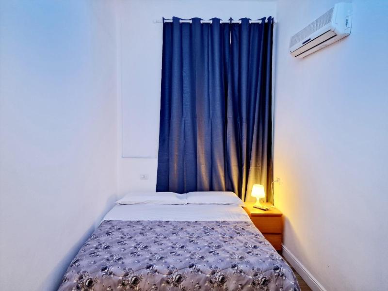 Single Room image 4