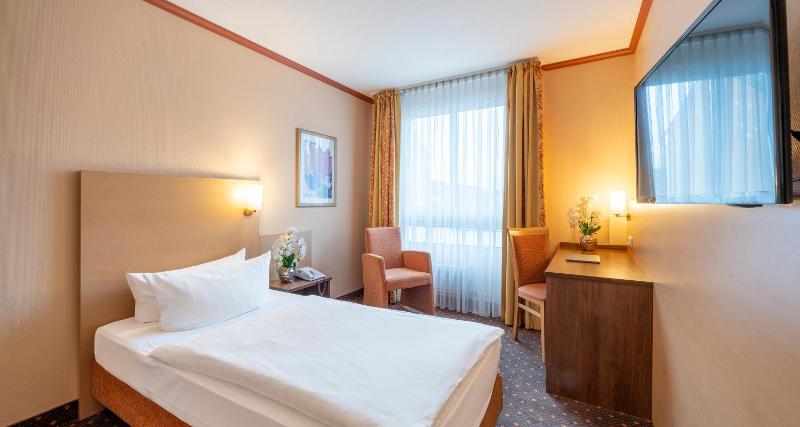 Standard Single Room image 1