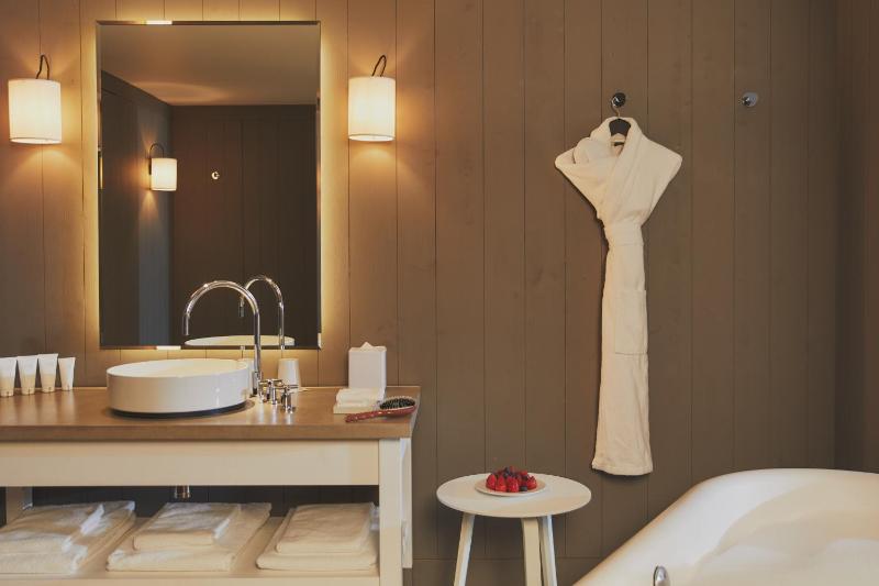 Luxe Sea View Junior Suite 1st floor  image 4