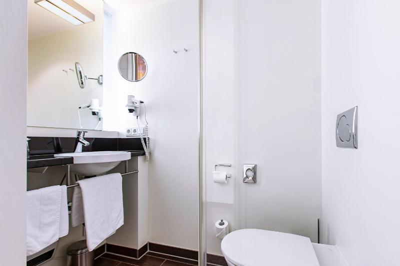 Superior Single Room image 3