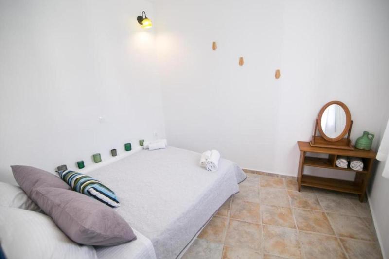 Evilio Houses Oia Santorini - image 18