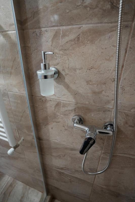 Quadruple Room with Private Bathroom image 3