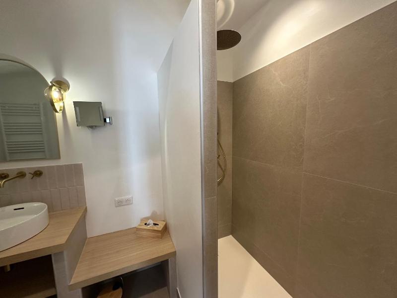 Prestige (2 Adults) image 2