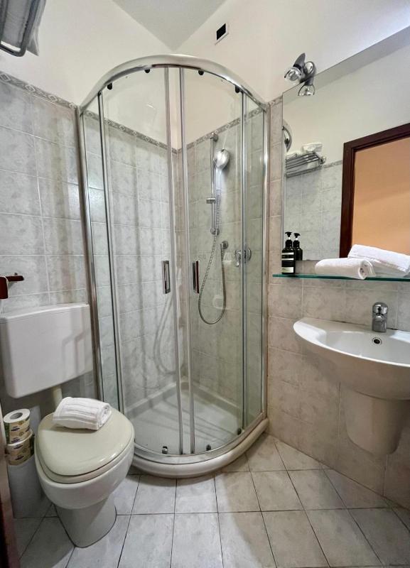 Triple Room image 3