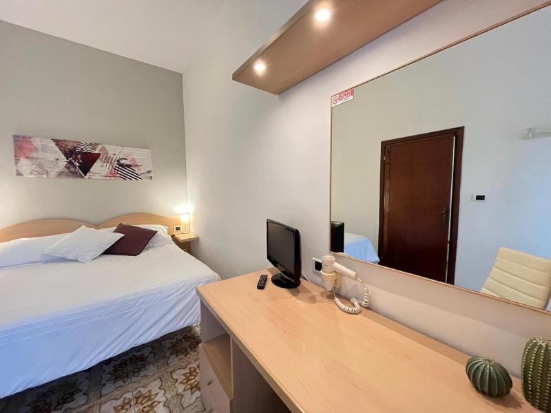 One-Bedroom Apartment with Terrace image 4