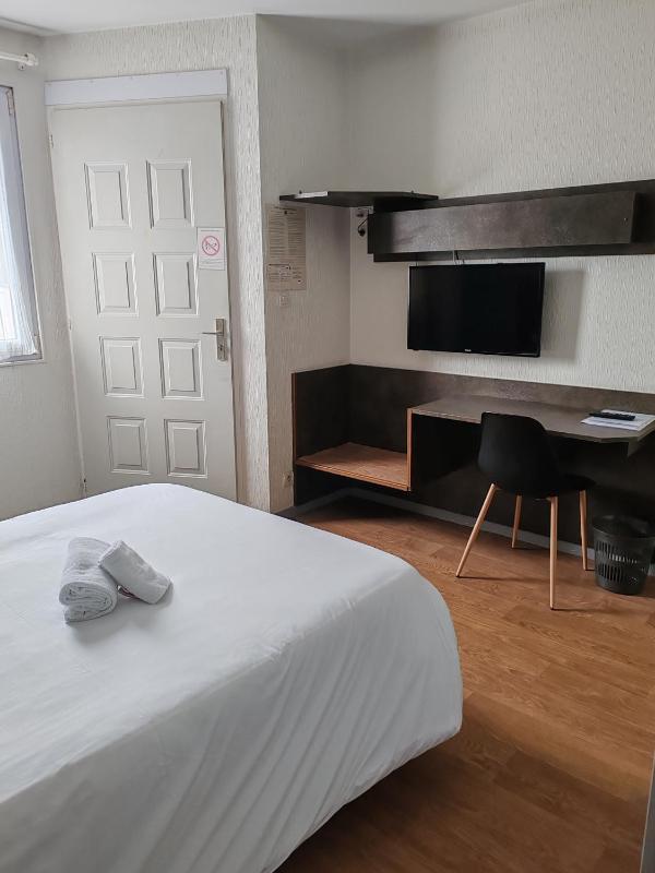 Double Room image 4