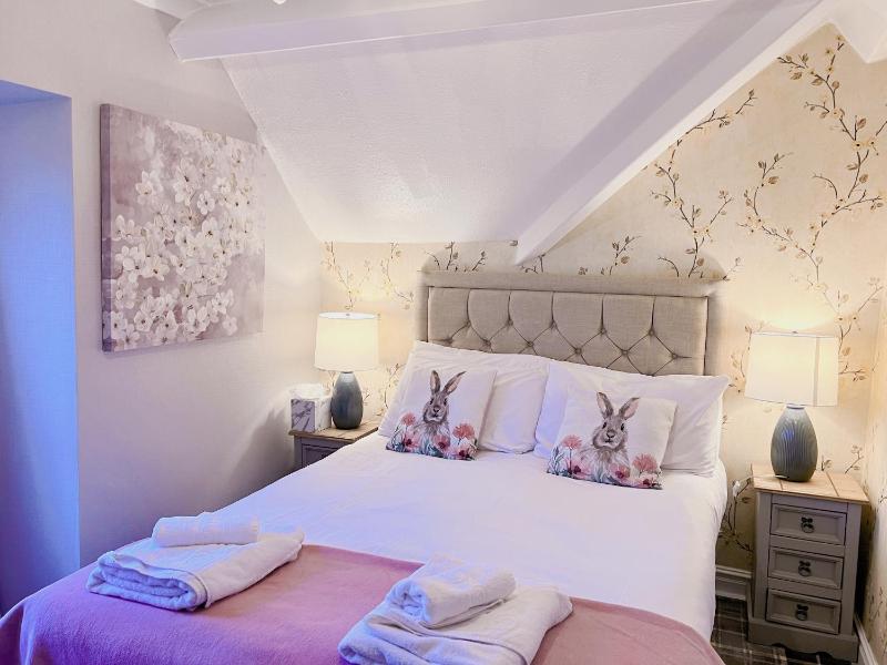 Double Room with Private Bathroom image 3