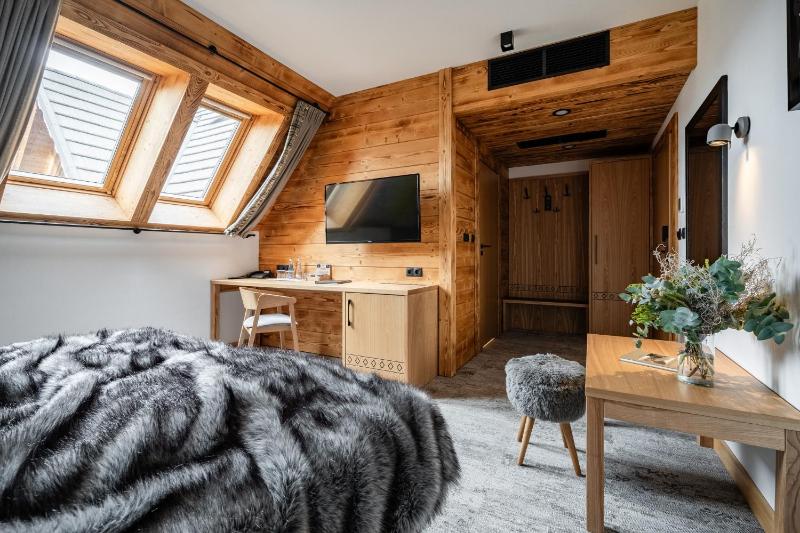Standard Double Room image 4