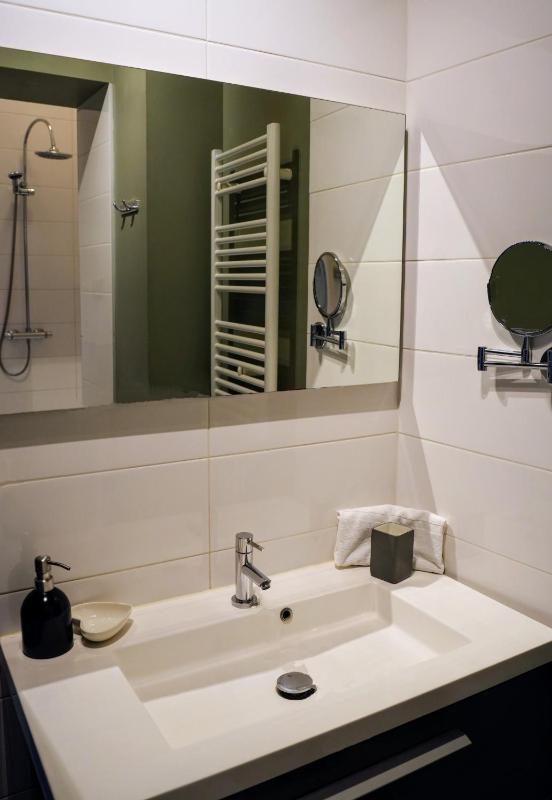 Deluxe Double Room image 2
