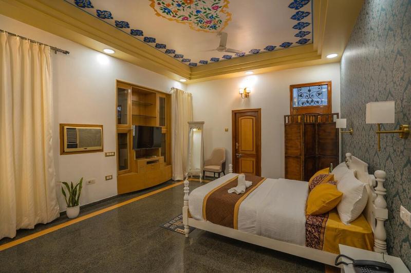 The Palace Inn - Garden Villa with Bathtubs and Jacuzzi - image 5