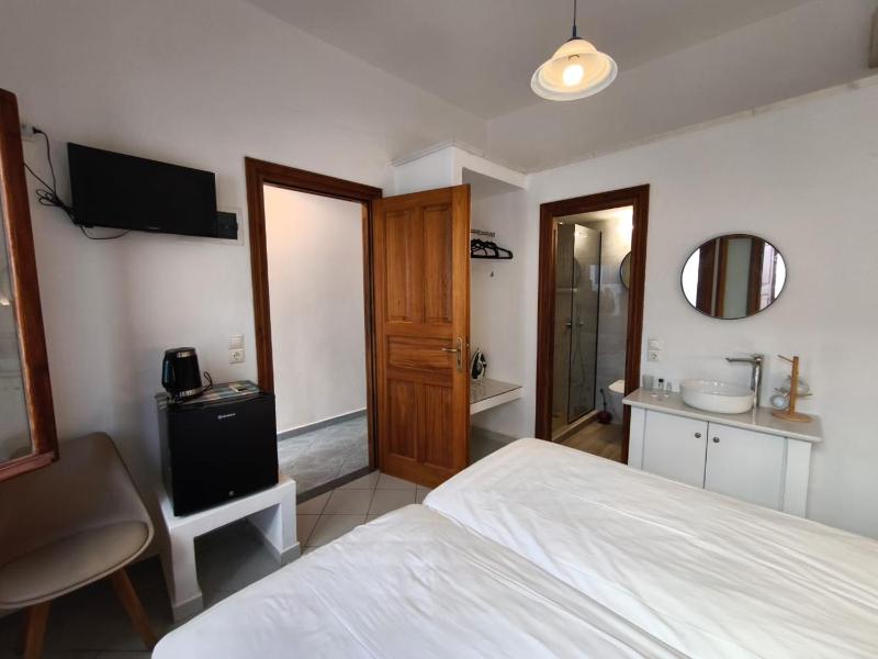 Maria Eleni Guesthouse - image 15