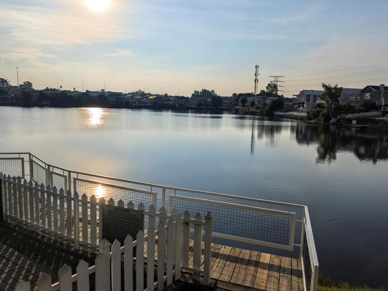 Your Perfect Escape with Breathtaking Lake Views - image 10