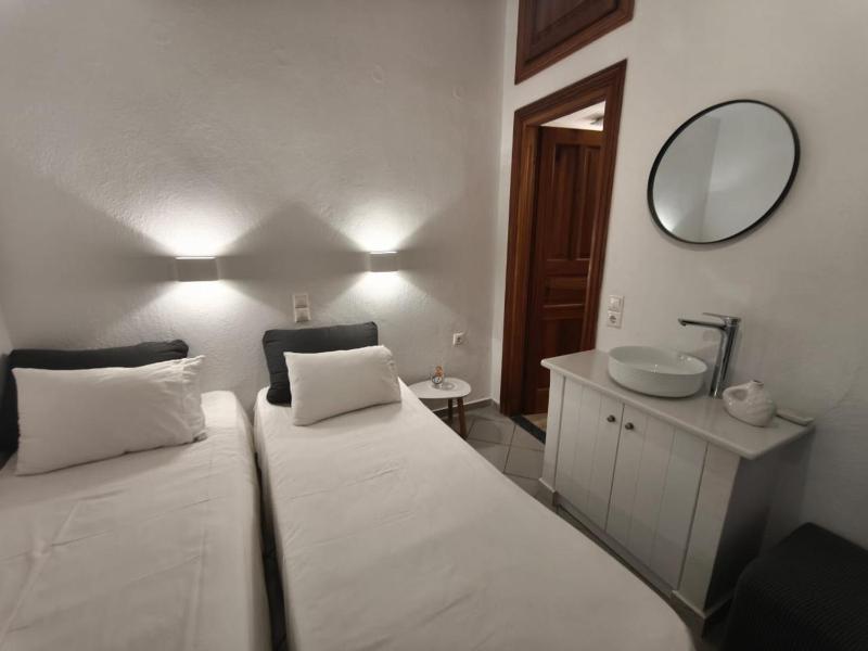 Maria Eleni Guesthouse - image 13