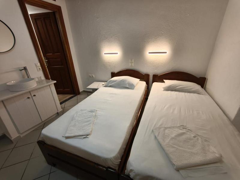 Maria Eleni Guesthouse - image 2