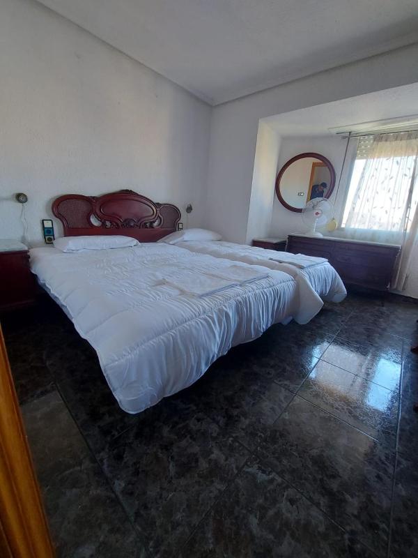 Reina Beach House - image 2