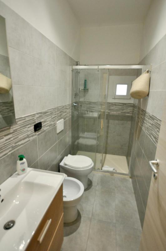 H2ome Lagaccio 4 camere 2 bagni vicino Stazione Principe - image 20