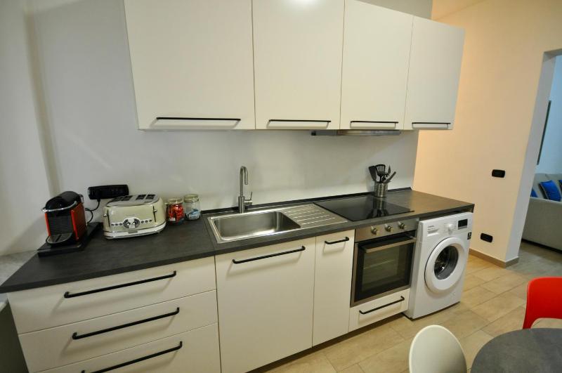 H2ome Lagaccio 4 camere 2 bagni vicino Stazione Principe - image 47