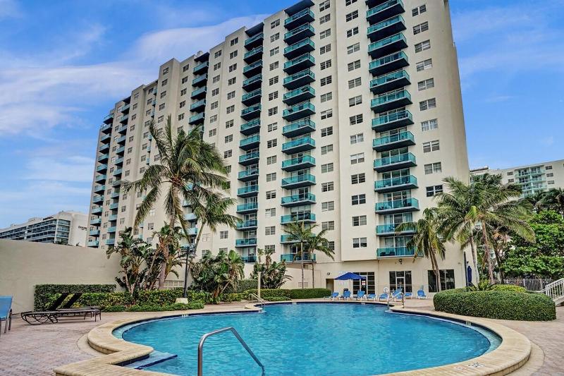 Luxury Oceanfront 2 Bedroom ON THE BEACH 3 FLOOR - image 8