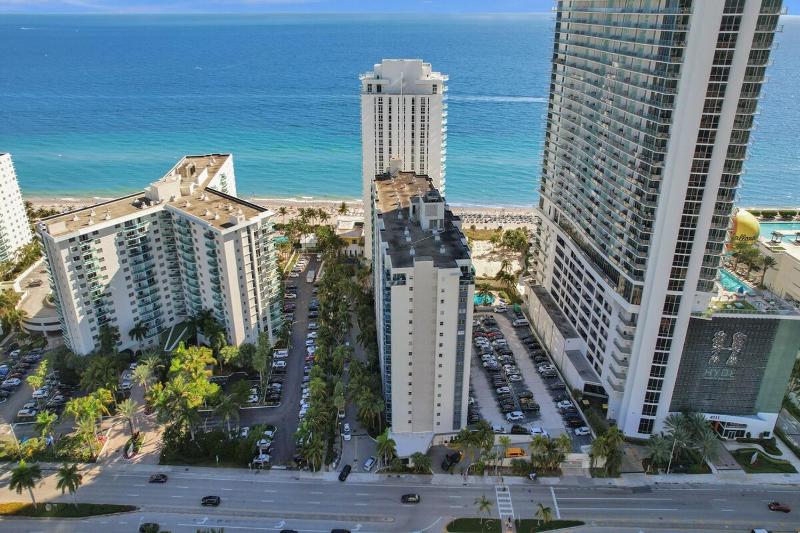 Luxury Oceanfront 2 Bedroom ON THE BEACH 3 FLOOR - image 35