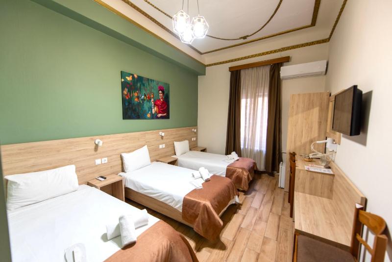 Triple Room image 3