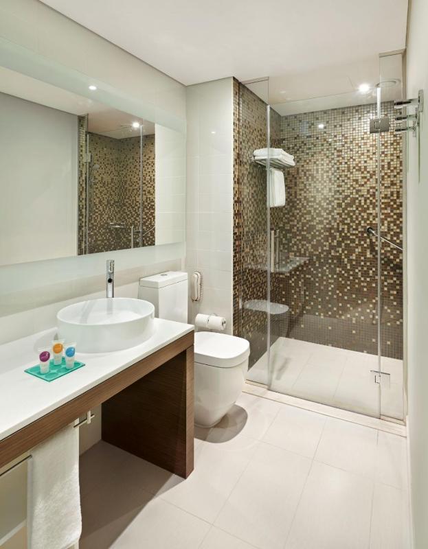 King Room with Sofa Bed and Pool View - Free Breakfast,  Complimentary Transfer to Deira City Center, Outlet Mall image 1