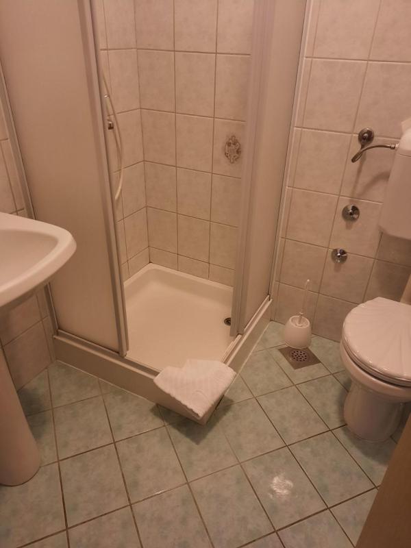 Budget Double Room image 2
