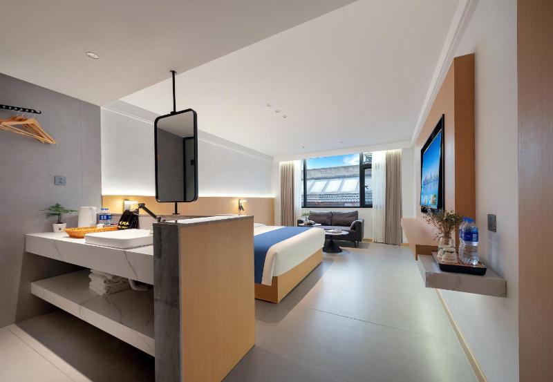 Zhangjiajie CLOUD Zhenxi Hotel- Near Forest Park EastGate about 10 Min Walk - English Butler Free Luggage Storage Tour Plan -reserve tickets for various scenic spots-Self-Service LaundryFree coffee Chinese tea - image 21