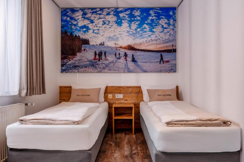 Twin Room image 4