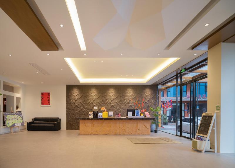 Zhangjiajie CLOUD Zhenxi Hotel- Near Forest Park EastGate about 10 Min Walk - English Butler Free Luggage Storage Tour Plan -reserve tickets for various scenic spots-Self-Service LaundryFree coffee Chinese tea - image 18