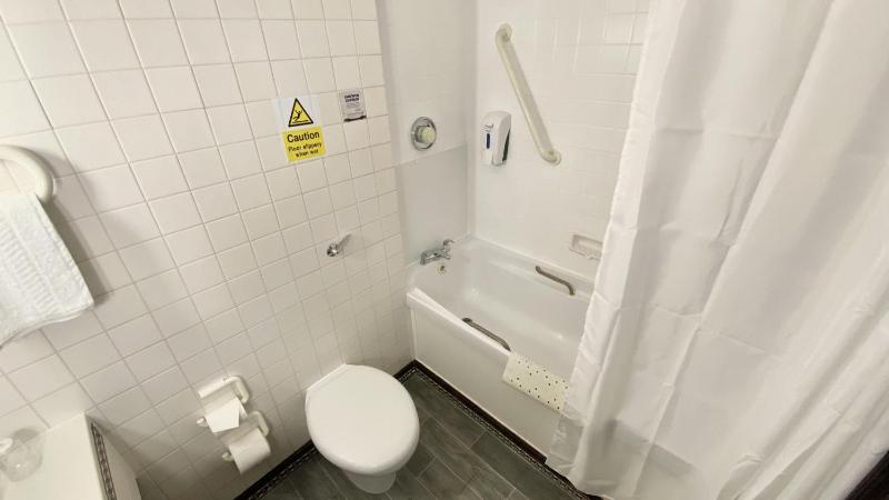Double Room image 4