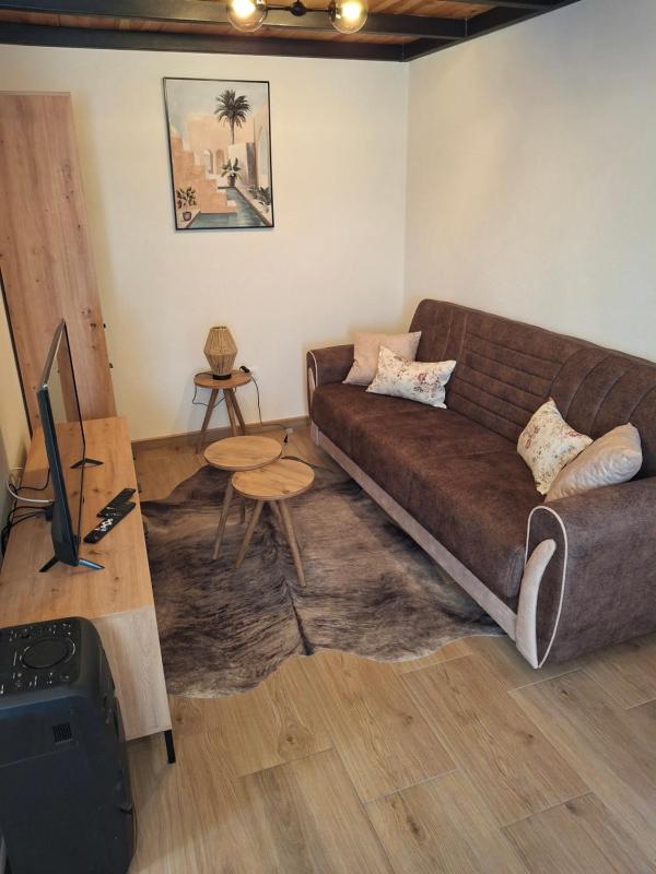 House 23 B1 - image 8