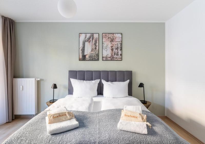 One-Bedroom Suite with sofa bed image 1