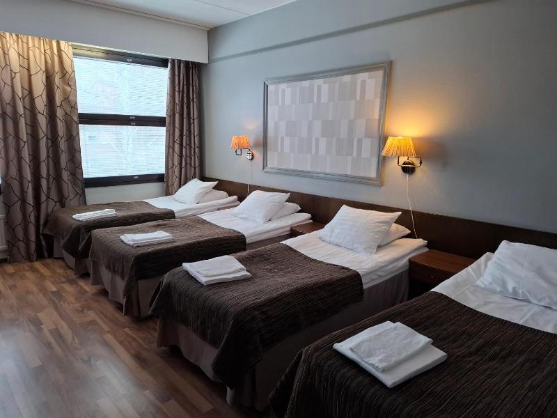 Quadruple Room image 4