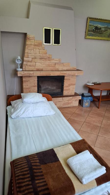 Single Room with Private External Bathroom image 1