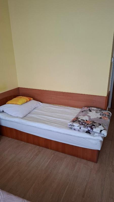 Single Room with Bathroom image 1