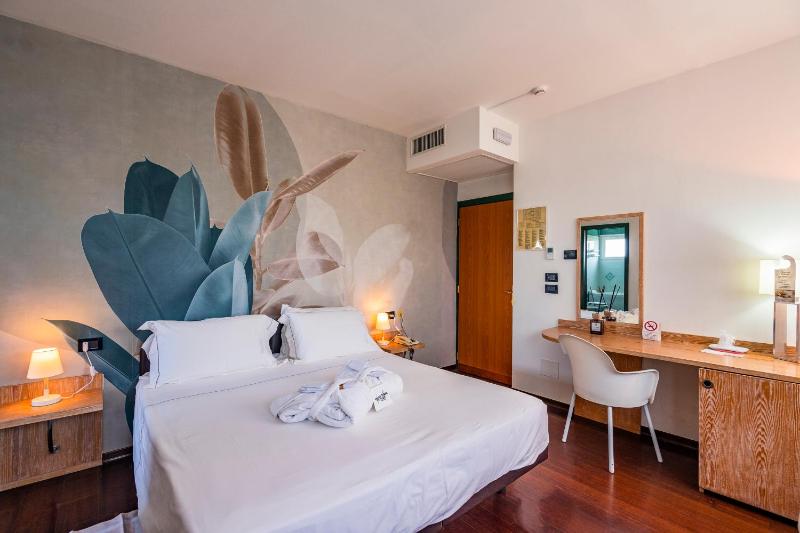 Junior Suite image 2