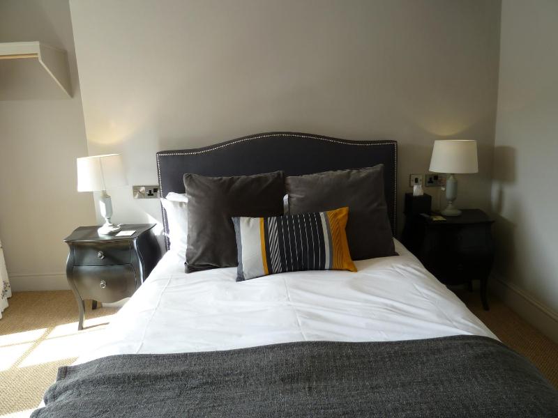 Superior Double Room image 3