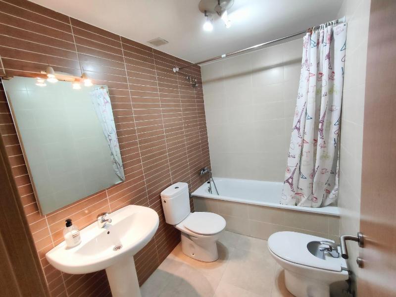 A H Rentals Garbi Apartamento con parking - image 2