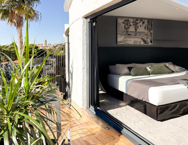 Deluxe Double Room with Bath image 1