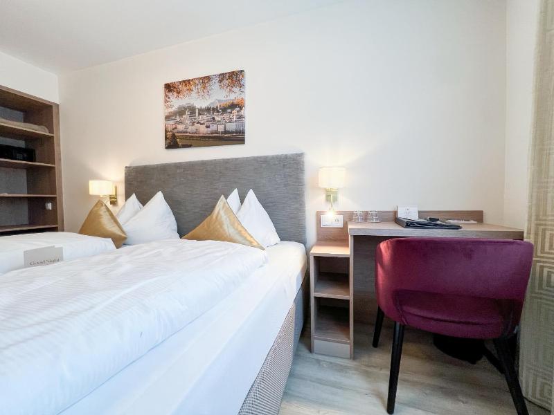 Standard Double Room image 4