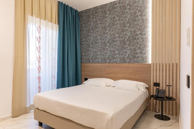 Superior Double Room with Balcony image 1