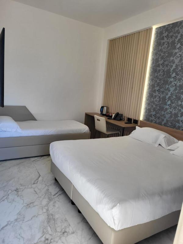 Superior Triple Room with Balcony image 4