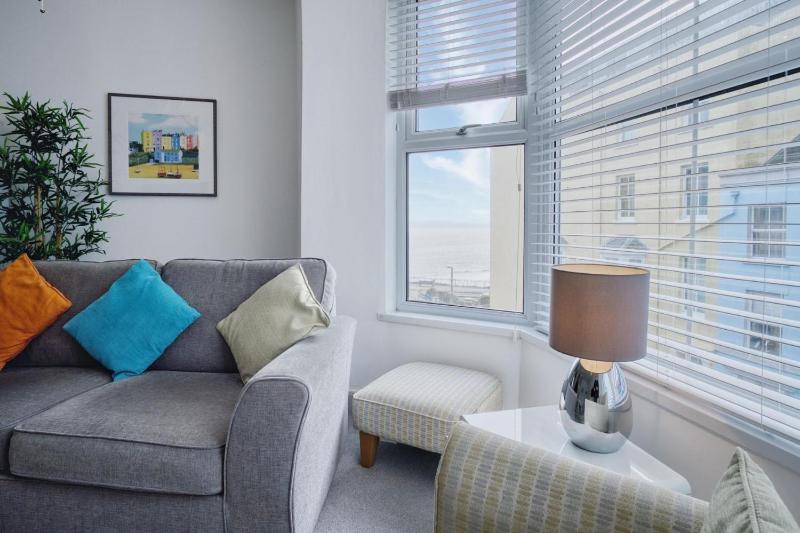 Bay View - 2 Bedroom Apartment - Tenby - image 34