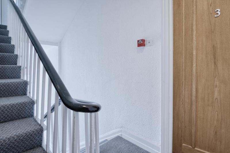 Bay View - 2 Bedroom Apartment - Tenby - image 3