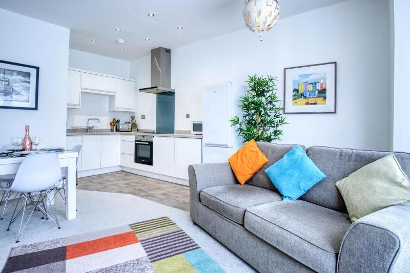 Bay View - 2 Bedroom Apartment - Tenby - image 29