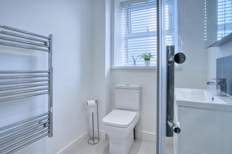 Bay View - 2 Bedroom Apartment - Tenby - image 32