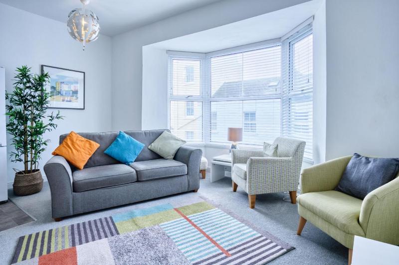Bay View - 2 Bedroom Apartment - Tenby - image 28