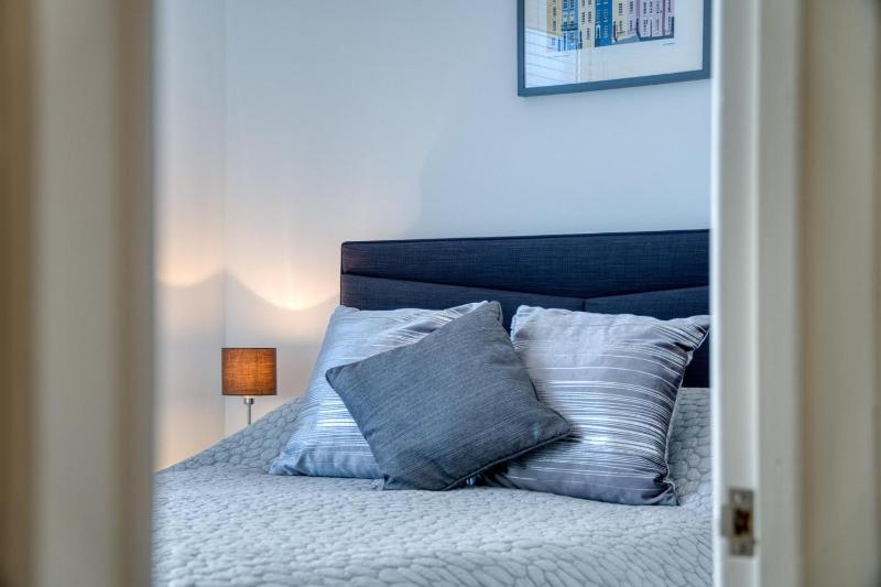 Bay View - 2 Bedroom Apartment - Tenby - image 13